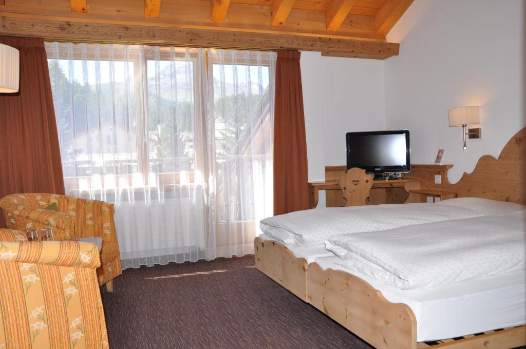 Hotel Seraina Зильс-Мария Номер фото