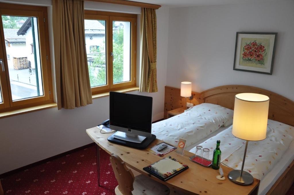 Hotel Seraina Зильс-Мария Номер фото